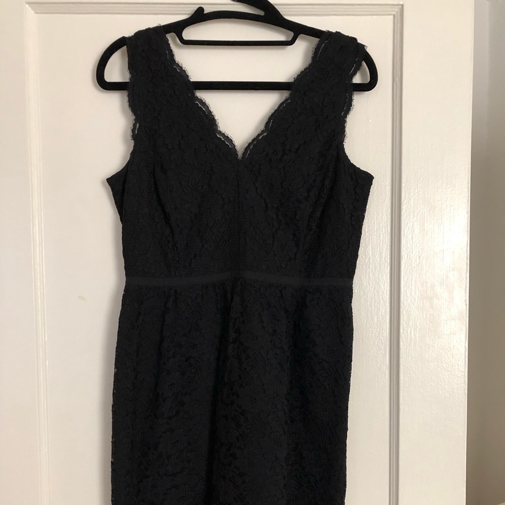 Black scallop lace dress